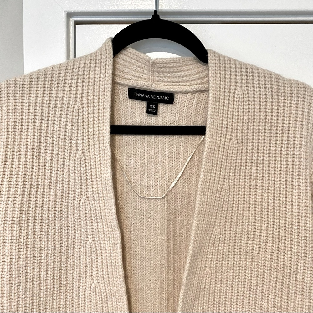 Banana Republic cream cardigan size xs